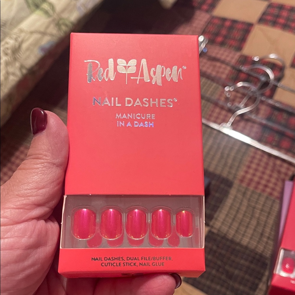 Red Aspen Pink Nail Dashes